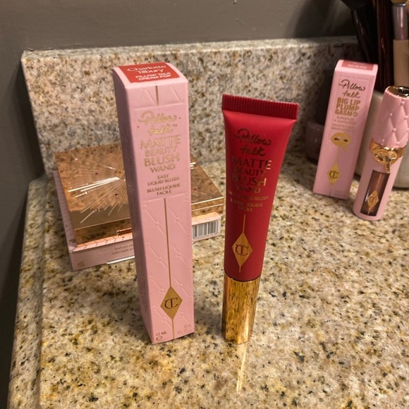 High End Makeup Bundle - Picture 4 of 8